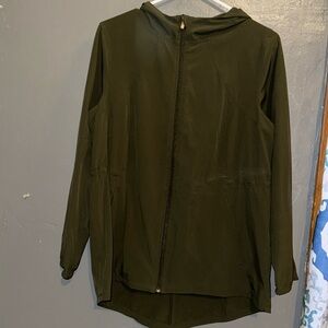 WOMENS SIZE MEDIUM LIGHT ATHLETIC JACKET IN HUNTER GREEN